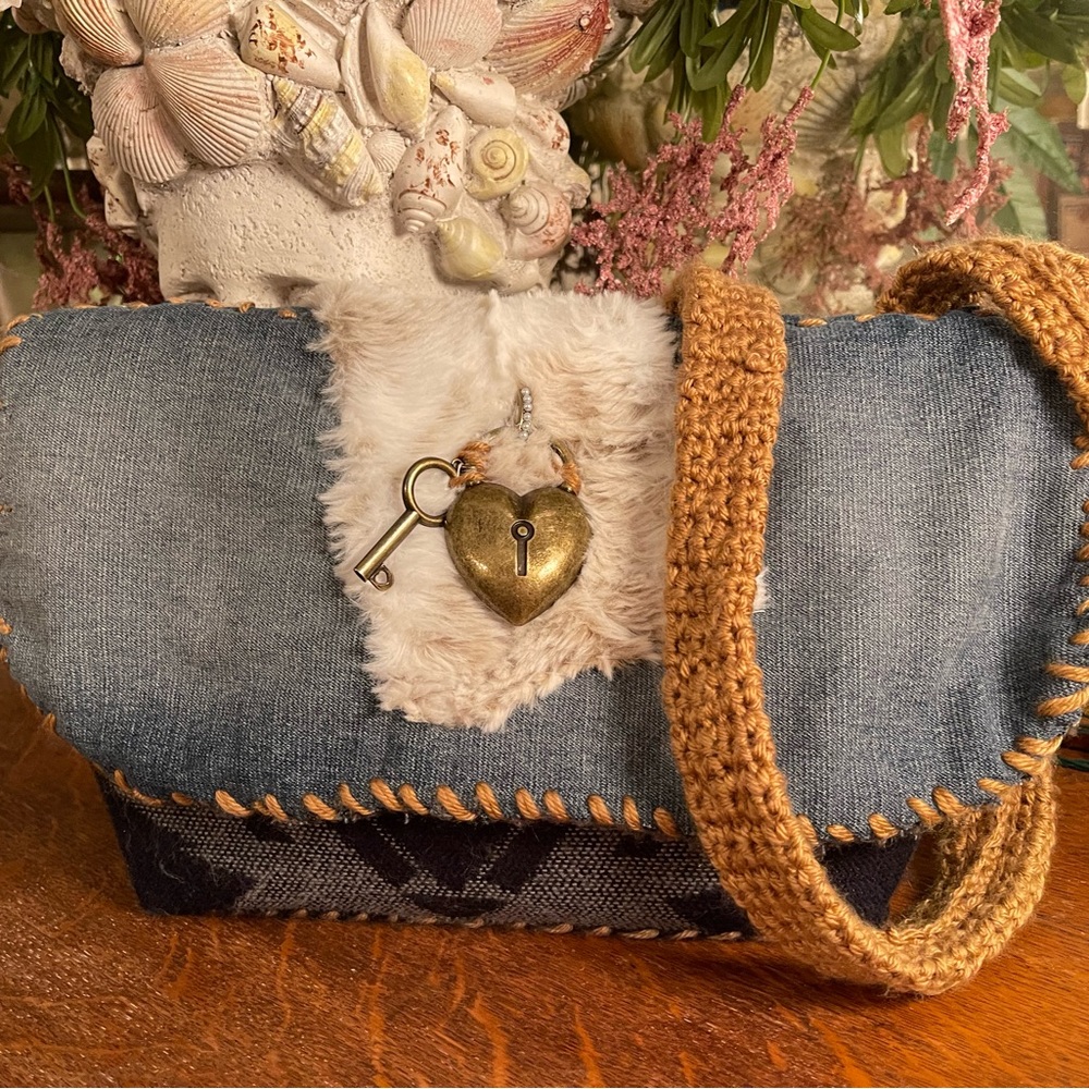 BJB211 PRESENTS THE YELLOWSTONE COLLECTION HANDBAGS FOR THE UNIQUE